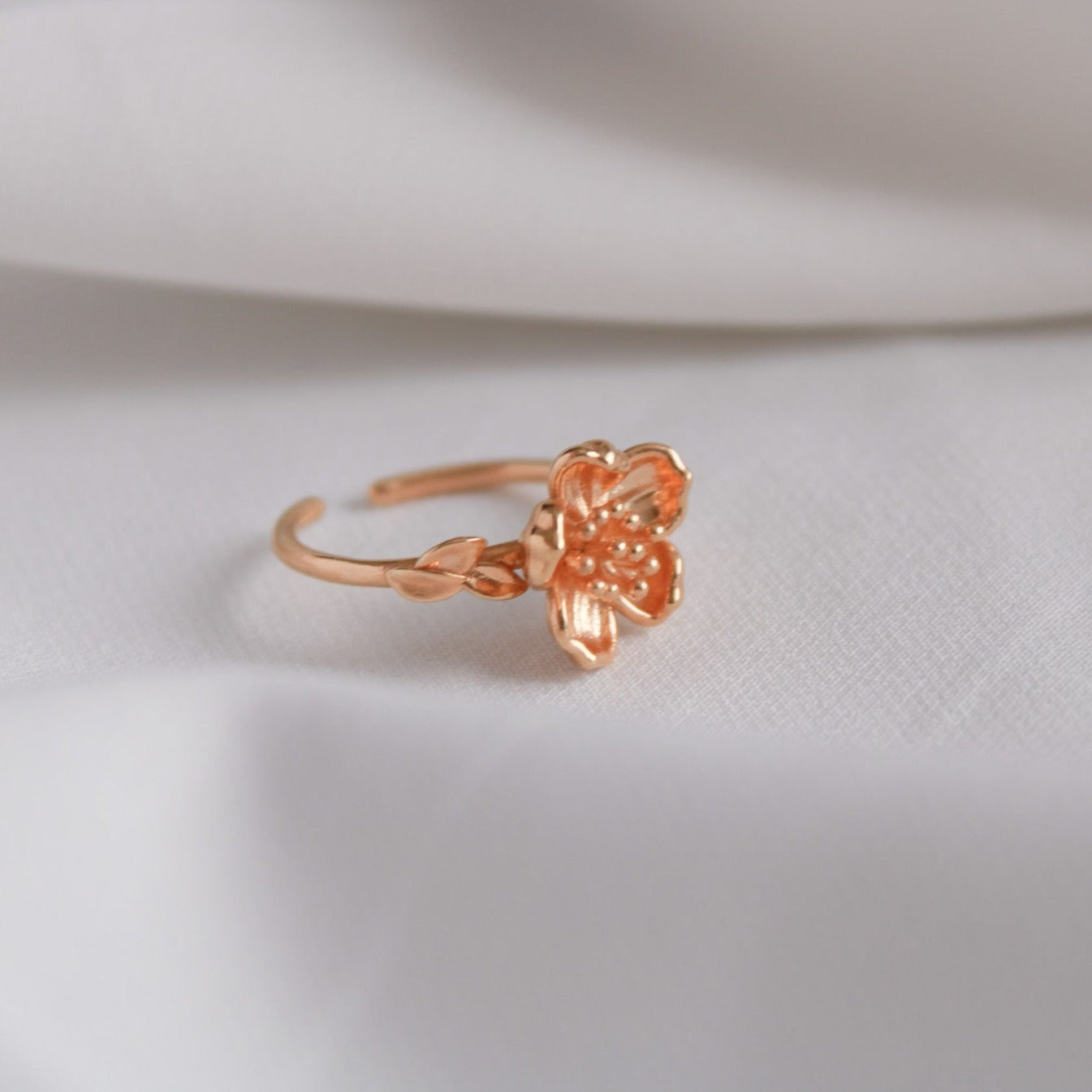 Anello Fior di Melo con foglioline