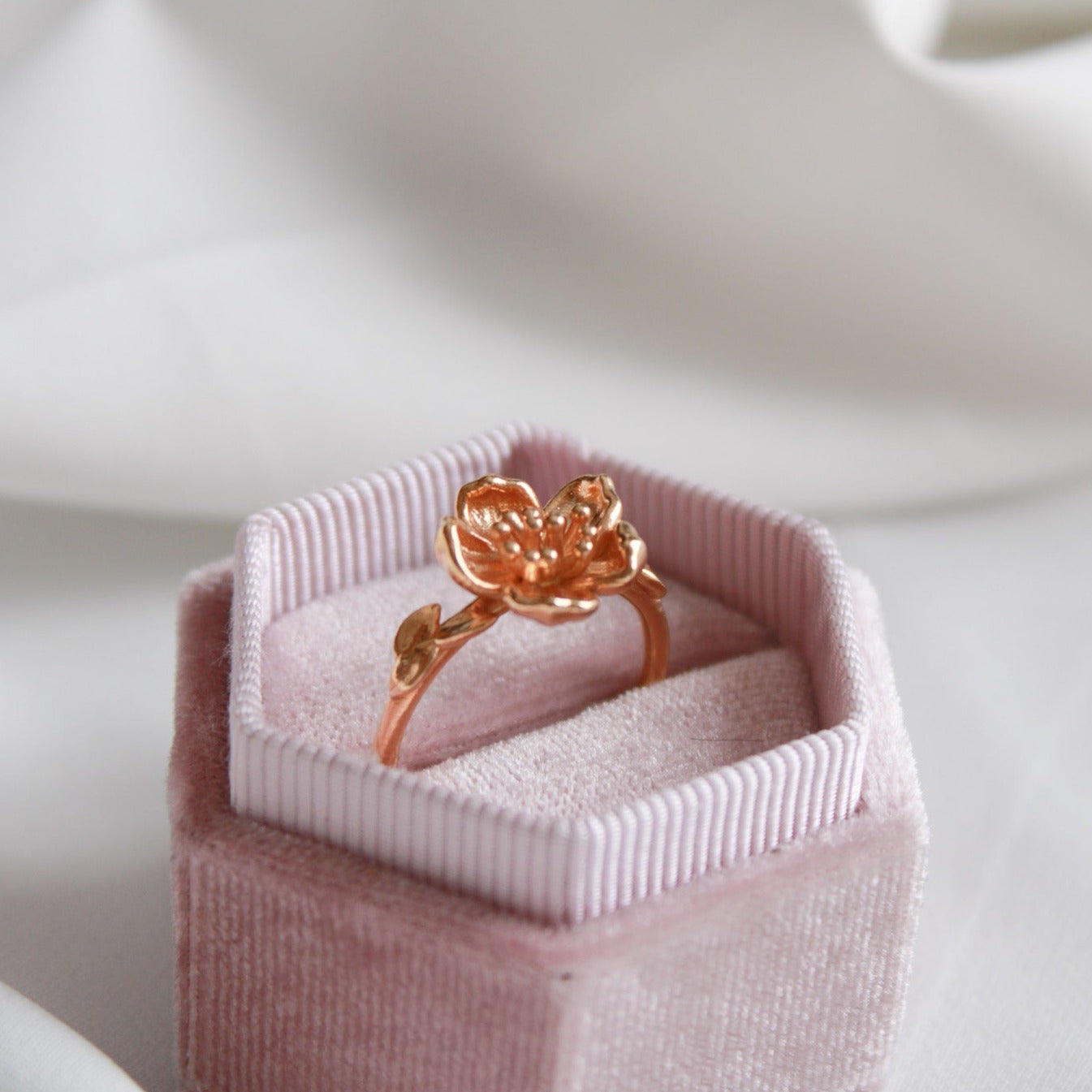 Anello Fior di Melo con foglioline