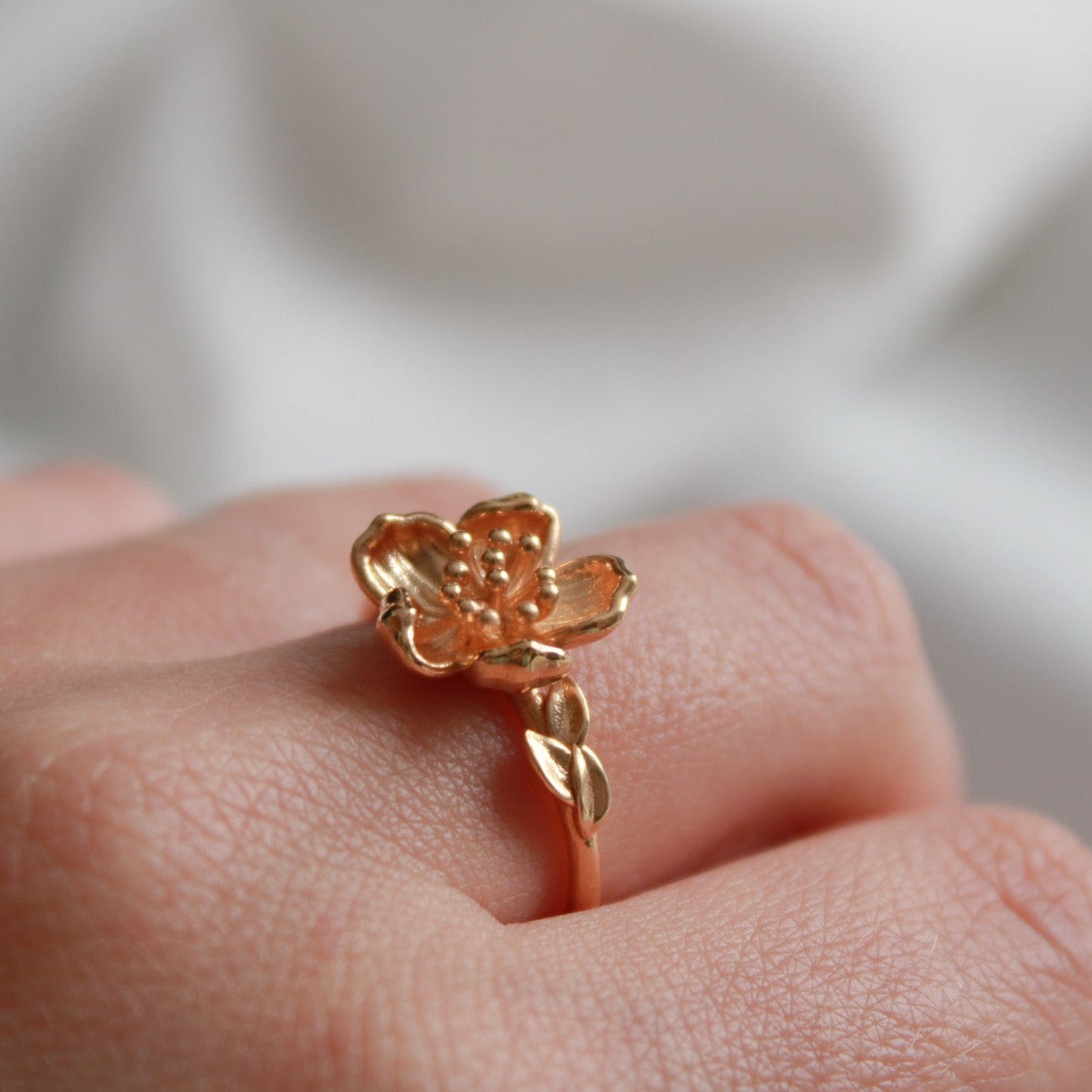 Anello Fior di Melo con foglioline