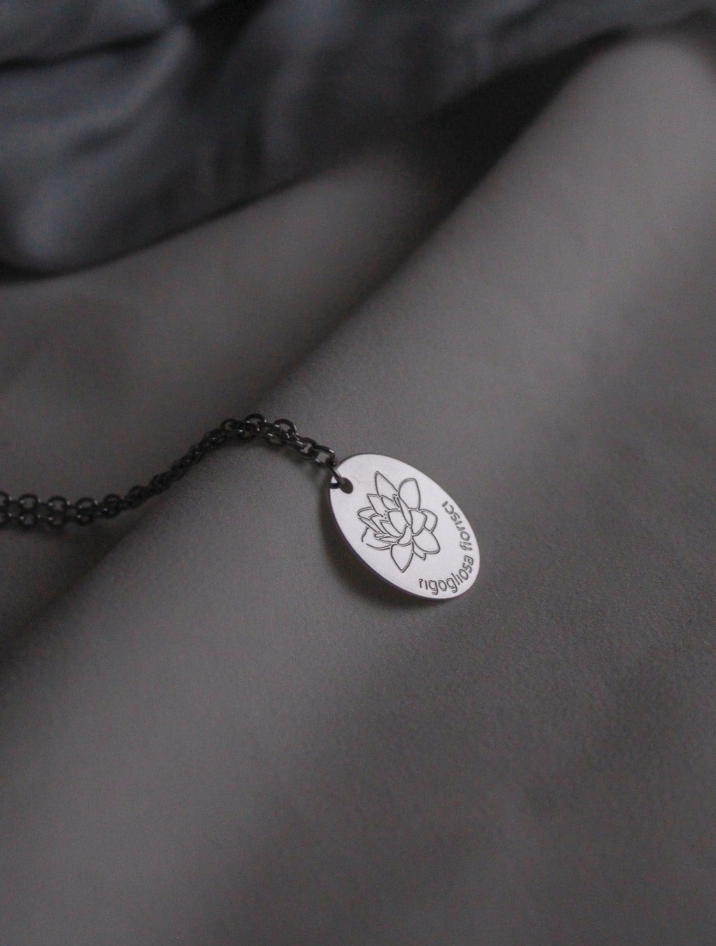 Collana Fiore di Loto - Rigogliosa fiorisci - Giugno