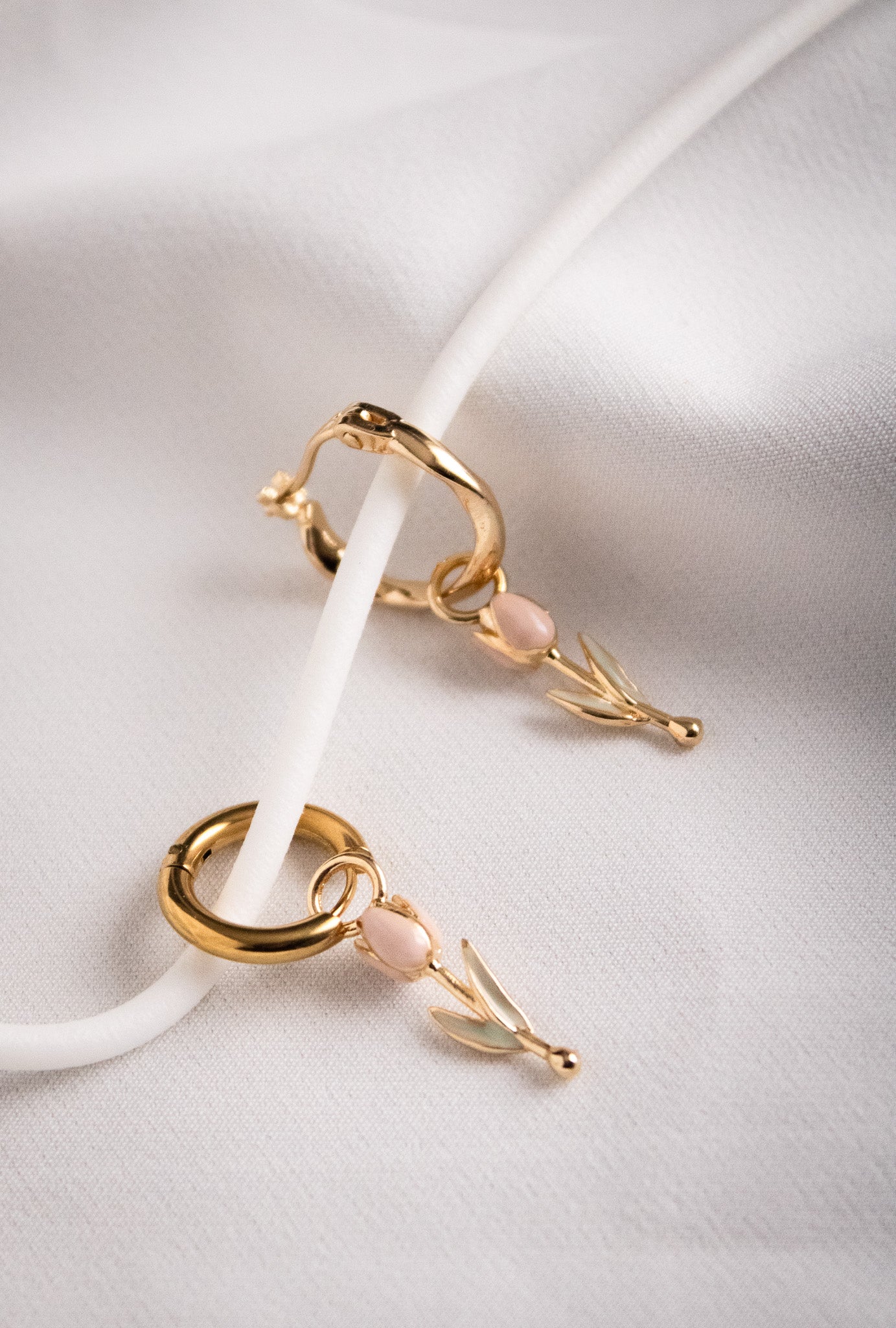 925 Argento Sterling Placcato Oro Semplice Tulipano Fiore 925 Argento Sterling Placcato Oro Semplice Tulipano Fiore