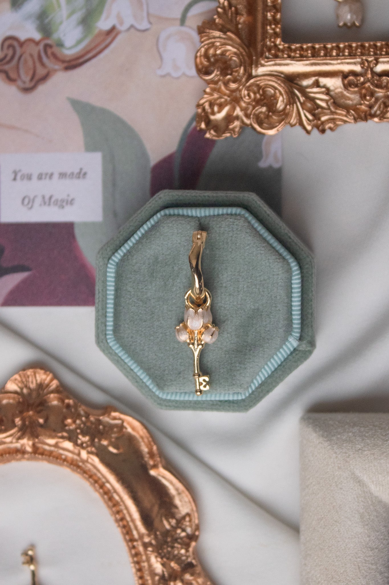 Mono Orecchino Chiave del giardino Mughetto