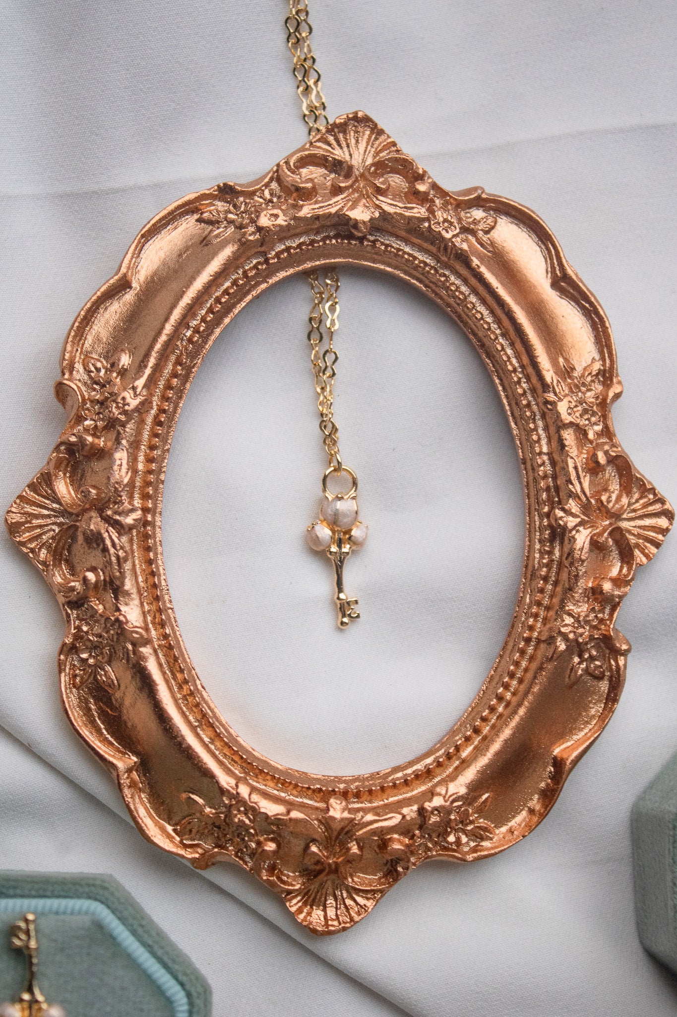 Collana Chiave del giardino Mughetto