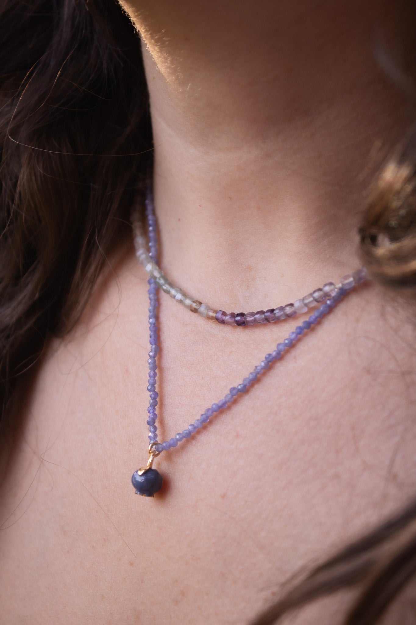 Collana di piccole tormaline azzurre e viola