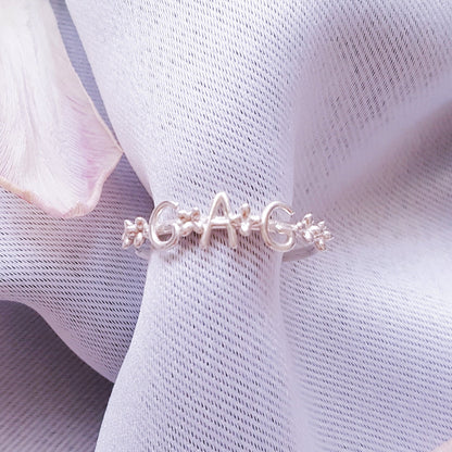 Anello floreale con iniziali personalizzato coroncina