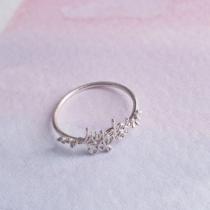 Anello personalizzato con nome e coroncina di fiori