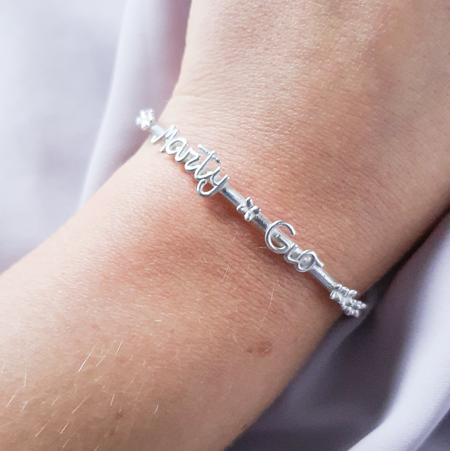 Bracciale Floreale con Nome o Frase Personalizzato