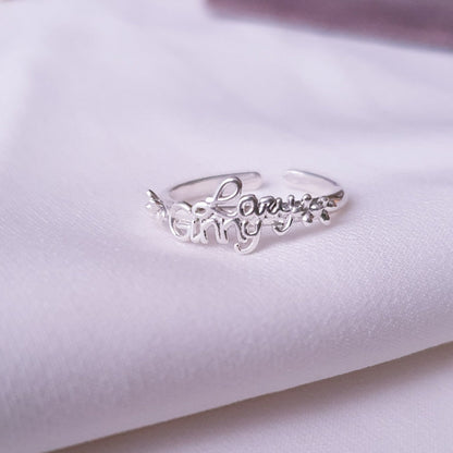 Anello personalizzato con nome e coroncina di fiori