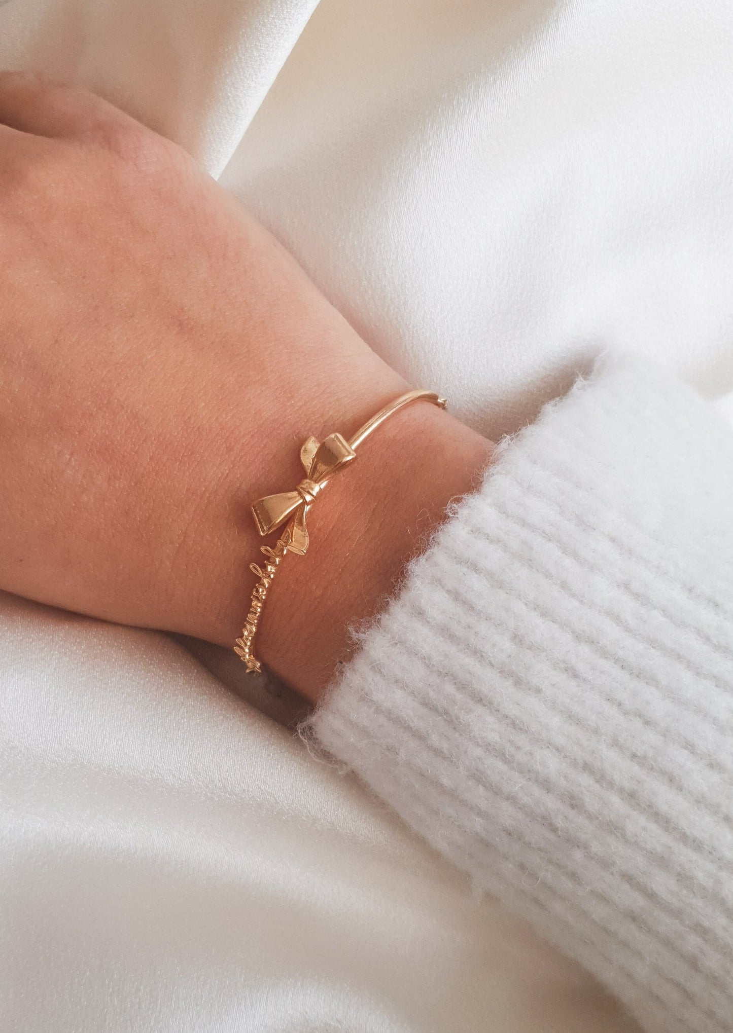 Bracciale Filo Invisibile
